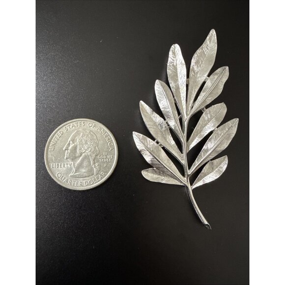 Vintage Signed CROWN TRIFARI Large Brushed Silver Tone Leaf Brooch Pin - Picture 5 of 5